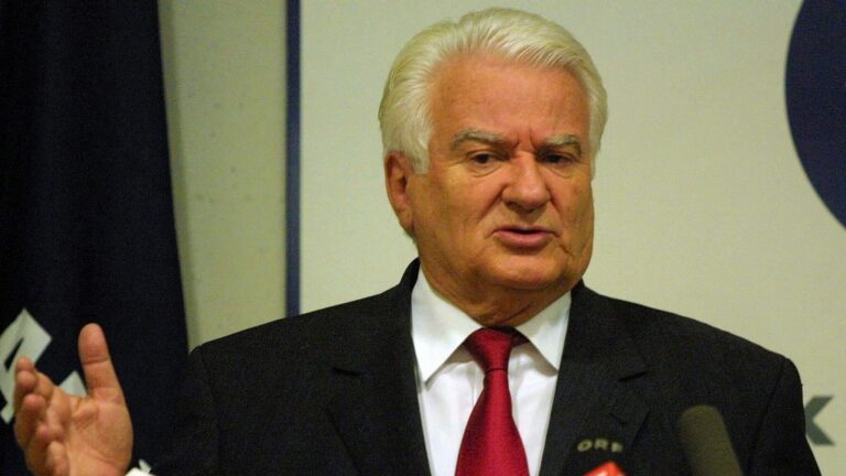 Serbia Says Farewell to Democracy Campaigner and Former Dissident Dragoljub Micunovic