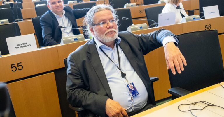 Czech MEP’s undeclared think-tank role raises conflict-of-interest questions