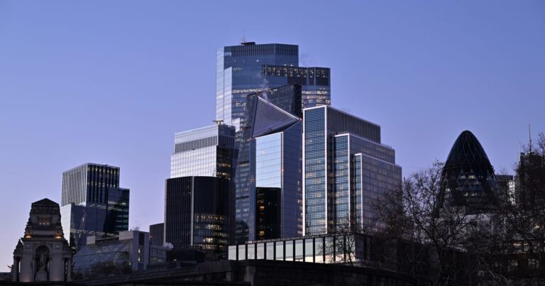 UK’s top data regulator resigns, citing ‘poor judgement’