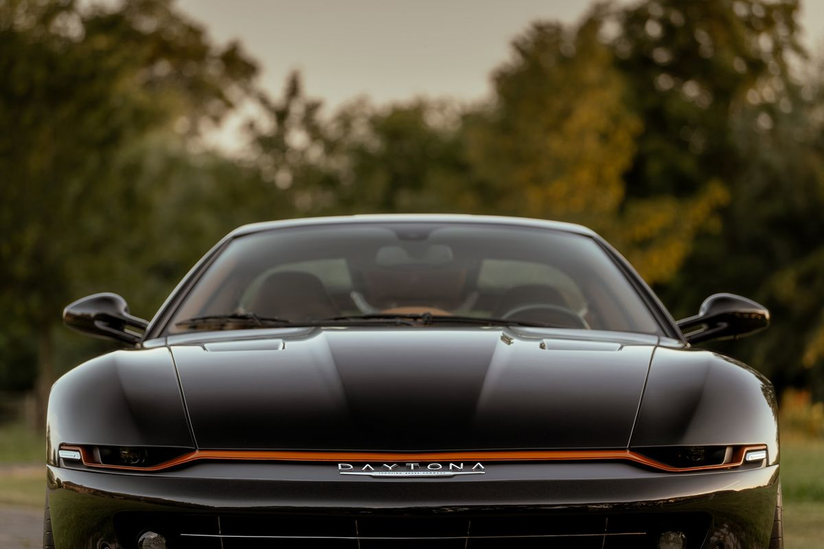 At the front of the Daytona Shooting Brake Hommage, Niels van Roij Design has fitted bespoke headlights made from 3D-printed carbon composites.
